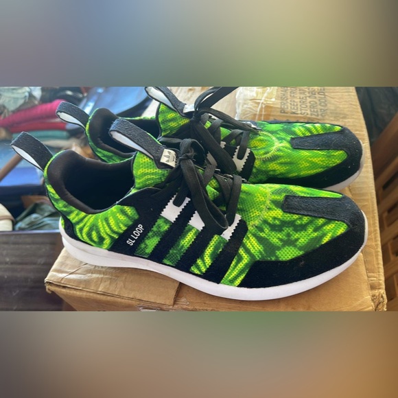 Adidas shoes - Picture 3 of 5